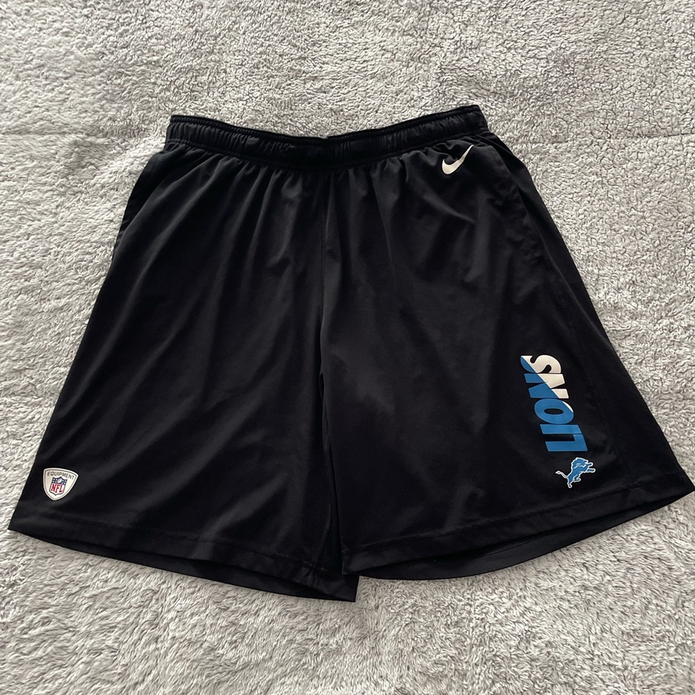 Me s Nike shorts Size XL